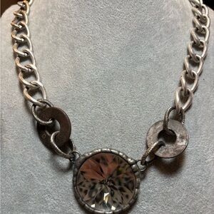 Chic Silver Necklace with Crystal Accent